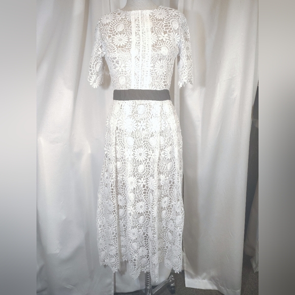 Lady Sharpely Maxi Dress, Vintage,White Lace Beige Lining, ZipUp, Short Sleeve,2 - Picture 4 of 14
